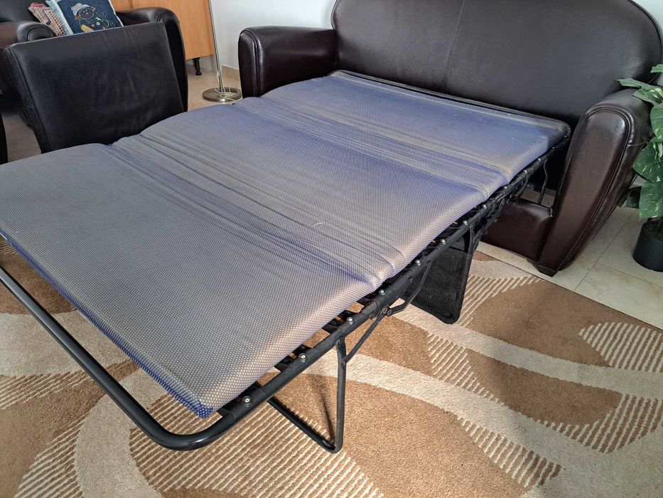 Sofá cama e 2 individuais, em pele sintética, vintage