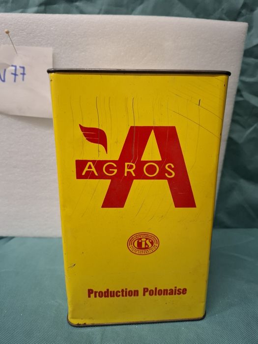 Agroturystyka puszka po słodyczach prl