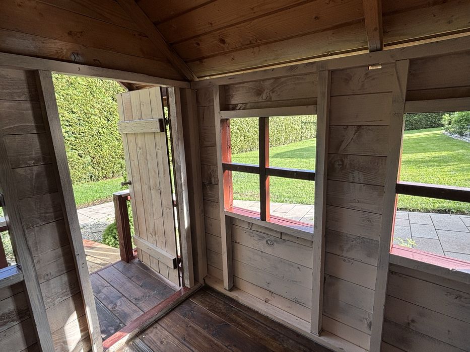 Drewniamy domek do Ogrodu dla dzieci .