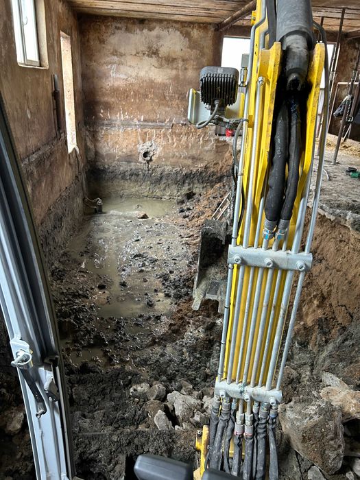 Usługi koparko-ładowarką, minikoparką, wyburzenia, transport