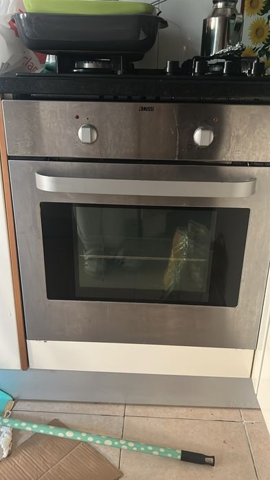 Forno eléctrico em bom estado