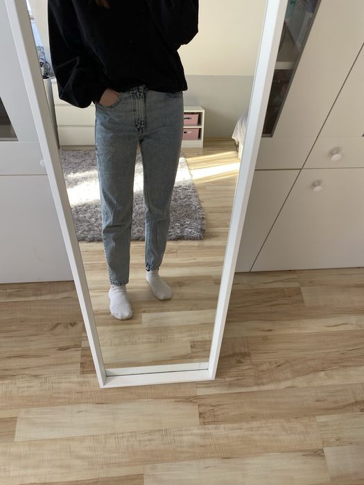 Niebieskie mom jeansy z wysokim stanem pull&bear 36