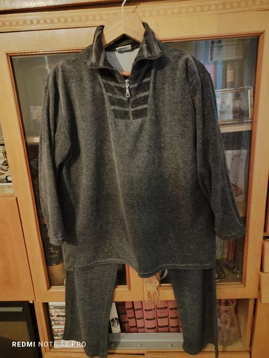 костюм флисовый 48 р. срочно!