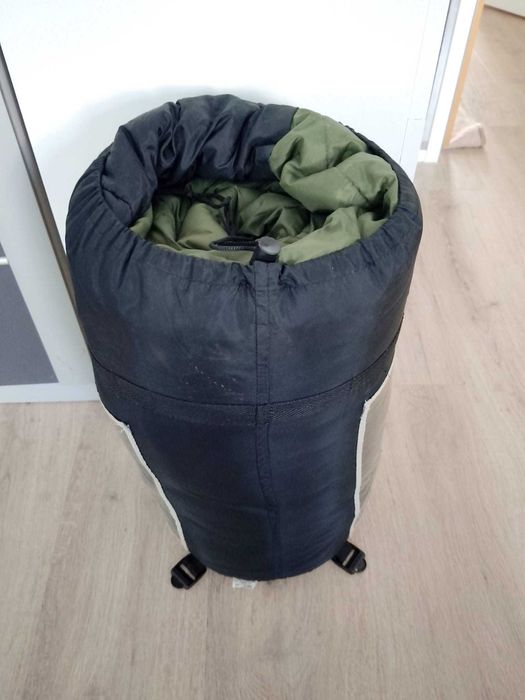 Спальний  мішок утеплений, майже новий.