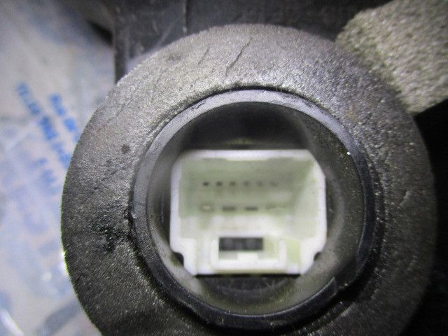 Fechadura / fecho porta frente direito TOYOTA Corolla Verso (ZER_, ZZE