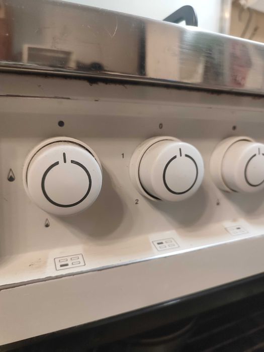 Fogão Tróia – 3 bicos a gás + 1 elétrico | Forno Elétrico