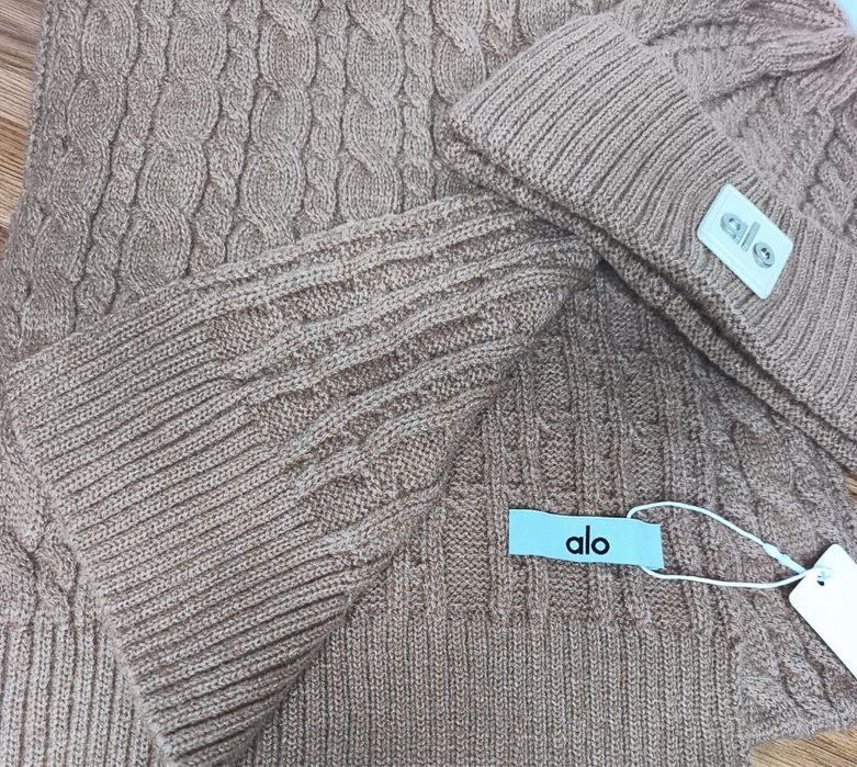 Beżowy zestaw Alo Yoga