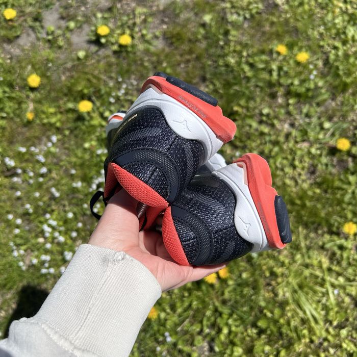 Бігові кросівки MIZUNO Wave Ultima 13