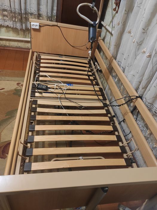 Електричне медичне ліжко .Б/У.