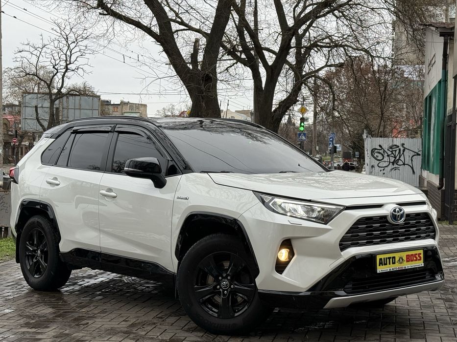Toyota Rav4 2018 год, 2.5 гибрид!!!