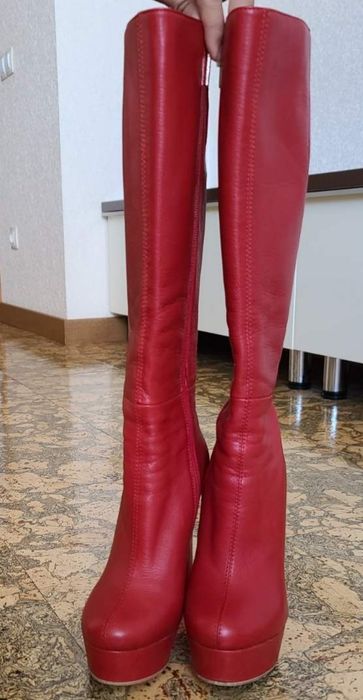 Женские кожаные сапоги, Италия.