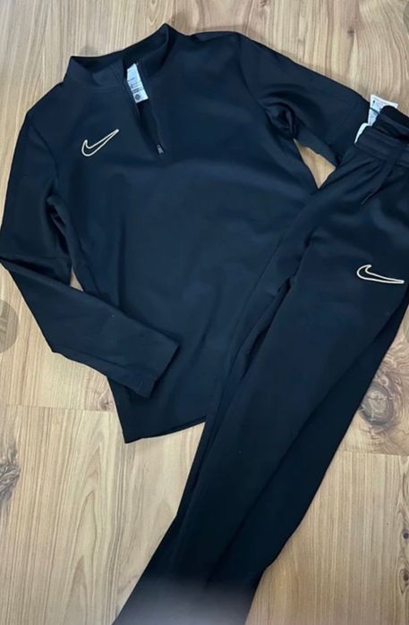 Dres piłkarski 134 140 Nike stan idealny