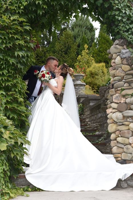 Вишукана весільна сукня