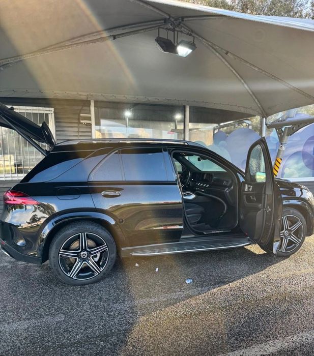 Viatura Mercedes - bens