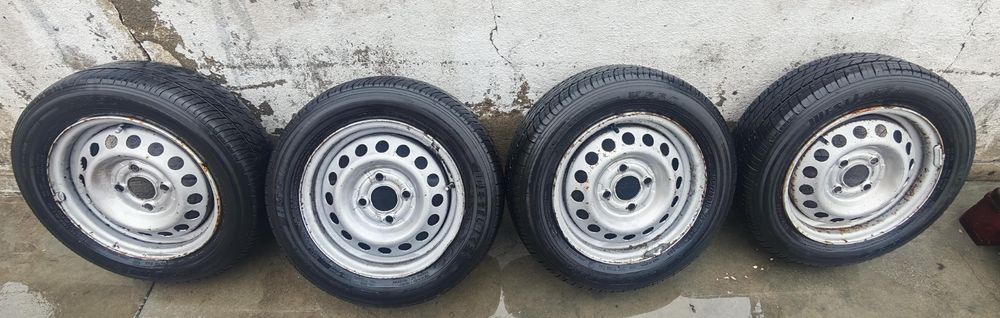Jante com pneus 155/70 R13 NEGOCIAVEL