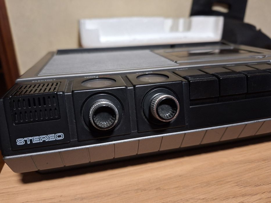 Gravador cassete mono-stereo N2415 da Philips