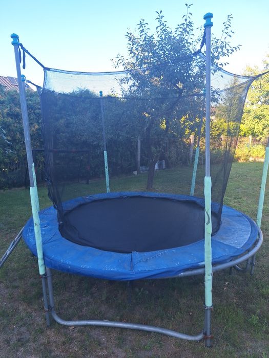 Trampolina dla dzieci z drabinką