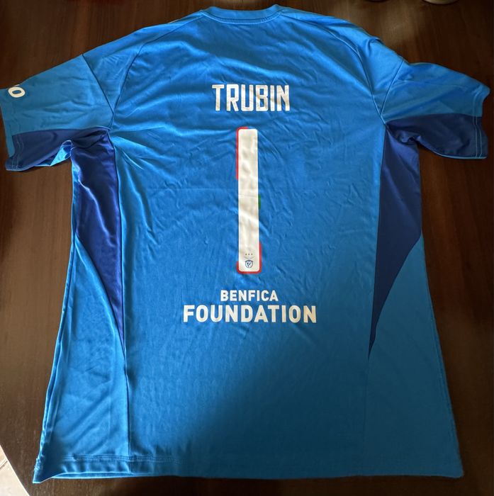 Camisola Trubin Benfica guarda redes 2023/2024