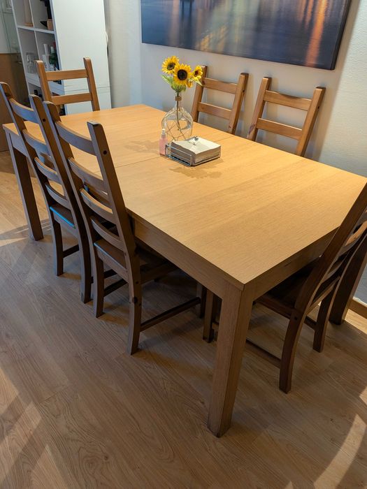 Conjunto Mesa e Cadeiras