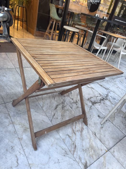 Mesas e Cadeiras madeira