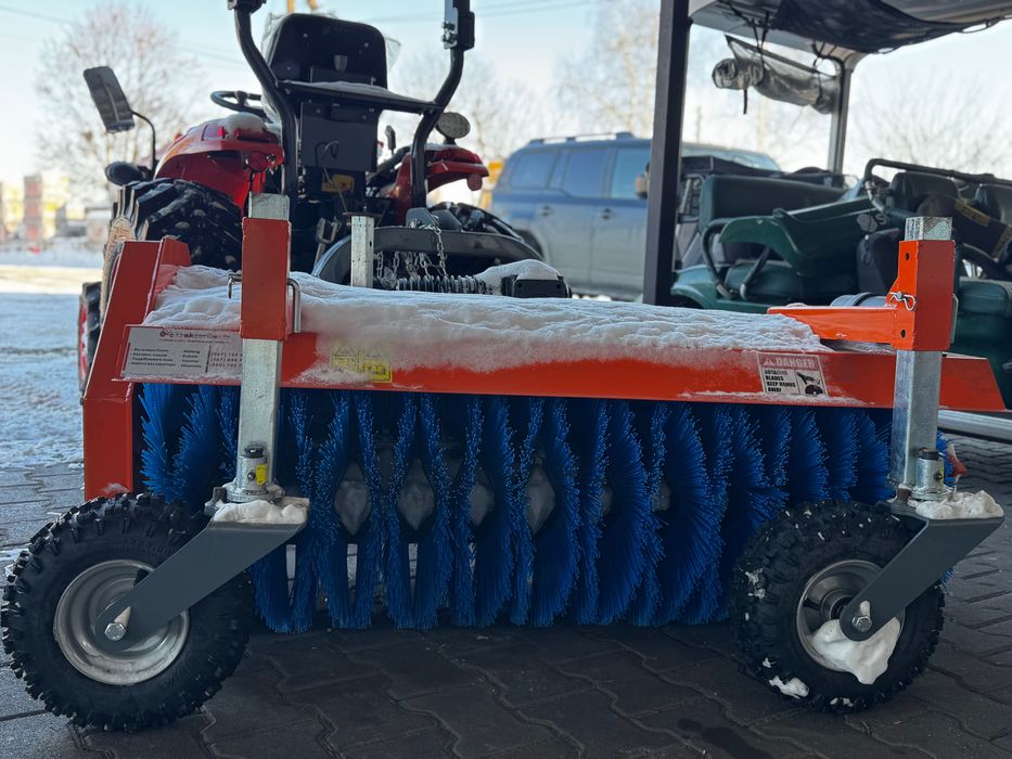 Комплект трактор Hinomoto HM 275 + лопата для снігу і щітка