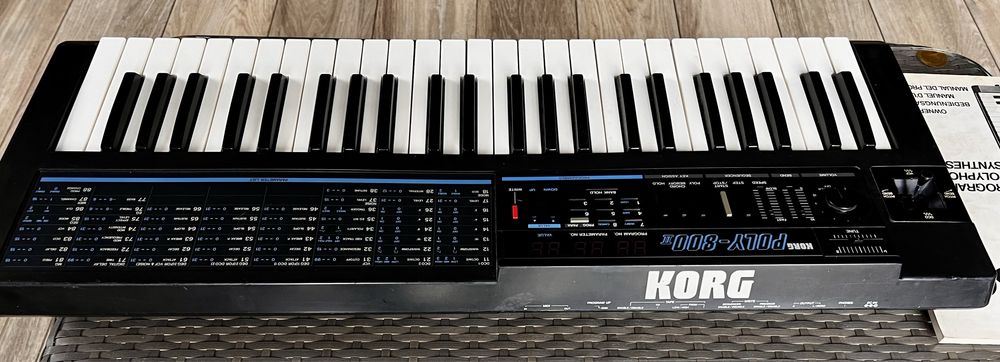 Korg poly 800 mk2
