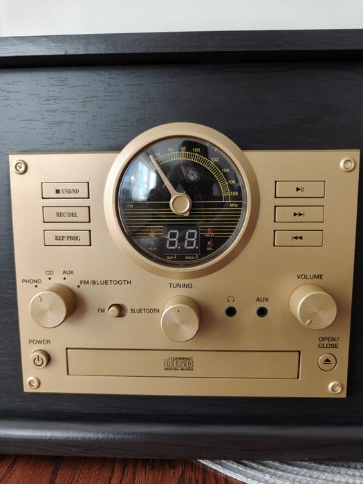 Gramofon z głośnikami i Bluetooth