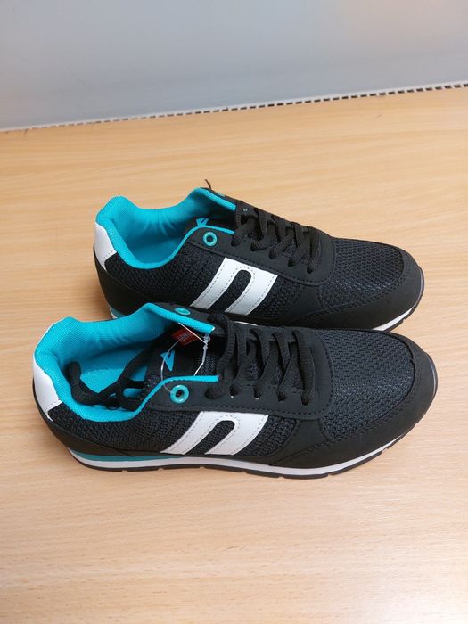 Sportowe buty dziecięce