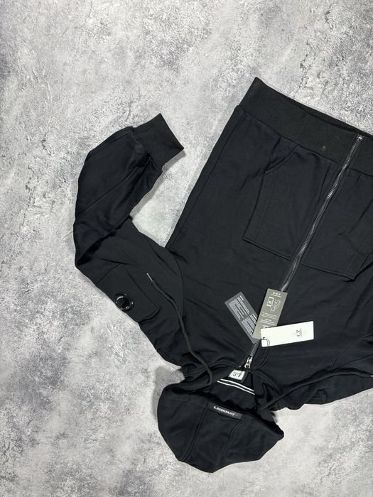Продам зипку cp company
