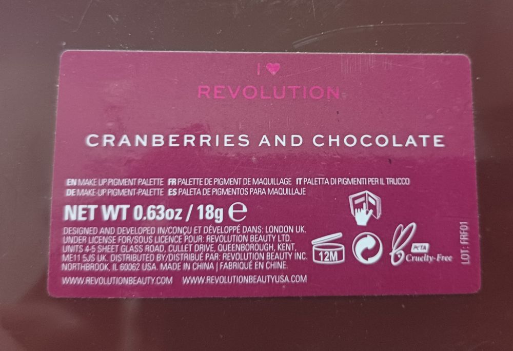 Paletka cieni Revolution 18 szt