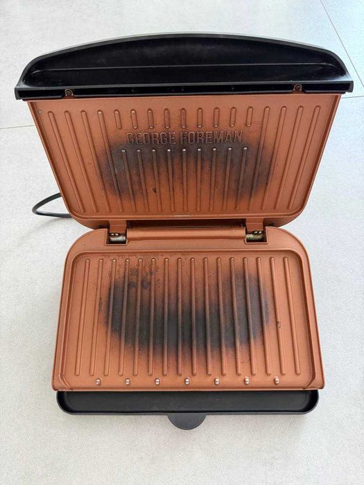 Гриль-барбекю електричний George Foreman Medium