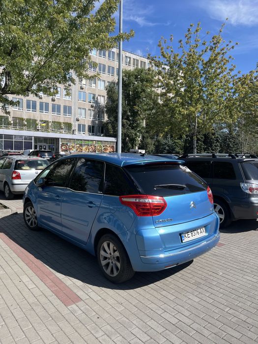 Продам Citroen C4 Picasso 2010 (коробка автомат - робот)