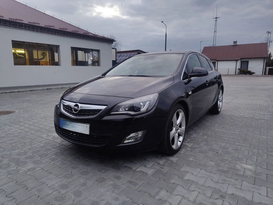 Opel Astra Zadbany Opel Astra j 1.4t sport po dużym serwisie