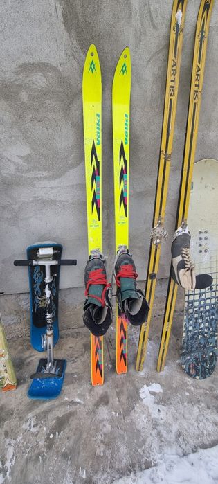 Продам лижі ,черевивики ,сновбайк