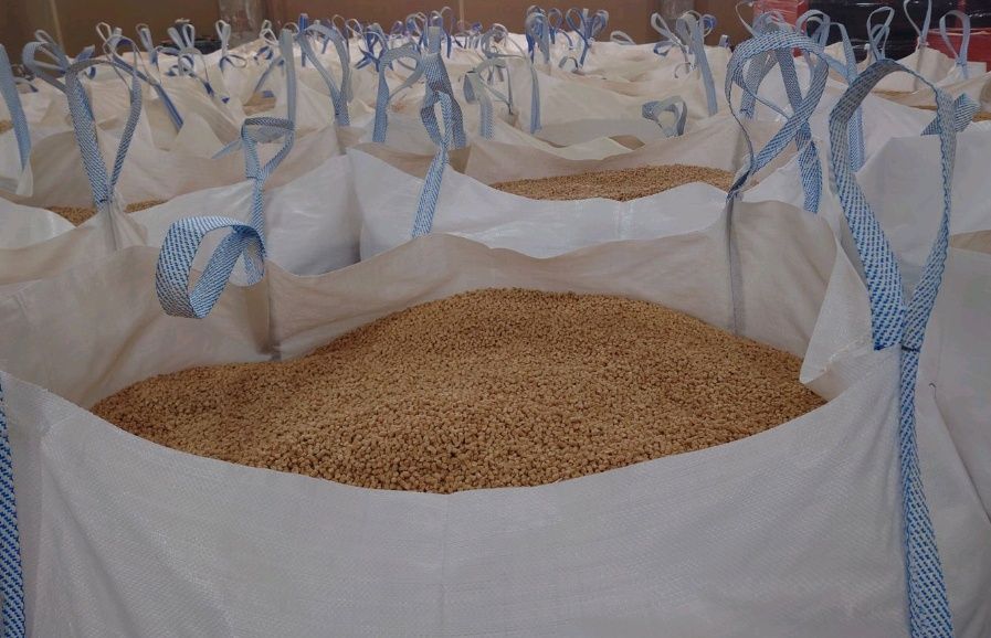 Пеллеты топливные в гранулах древестные пелета біла для опалення НДС