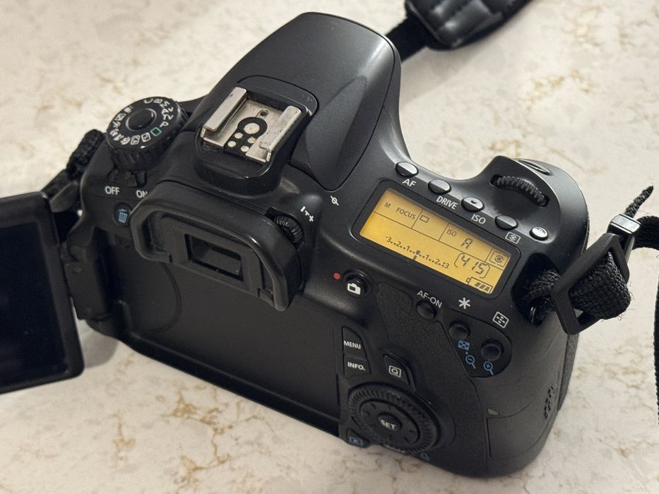 Canon EOS 60D + oferta - utilização amadora