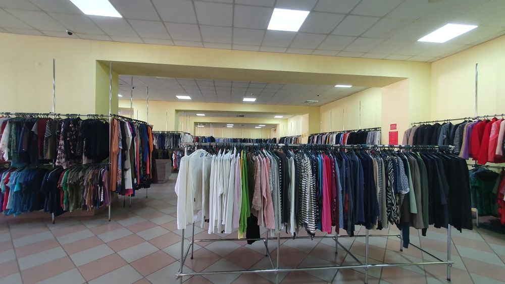 ПРОДАЖ ТОРГОВОГО КОМПЛЕКСУ в самому центрі м. Тячів вул. Шапошнікова