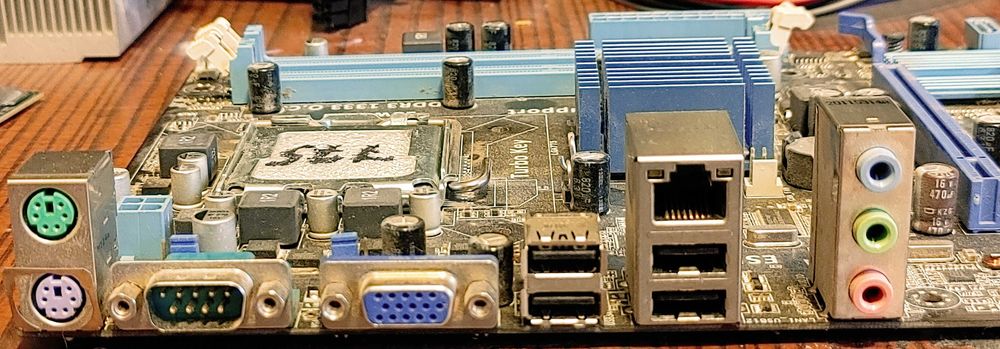 Материнська плата ASUS P5G41T-M LX3 DDR3 LGA775 1-2-4 ядра