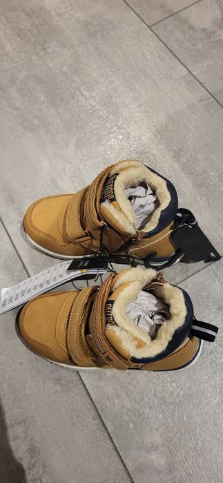 Nowe zimowe karmelowe buty Sinsay 27