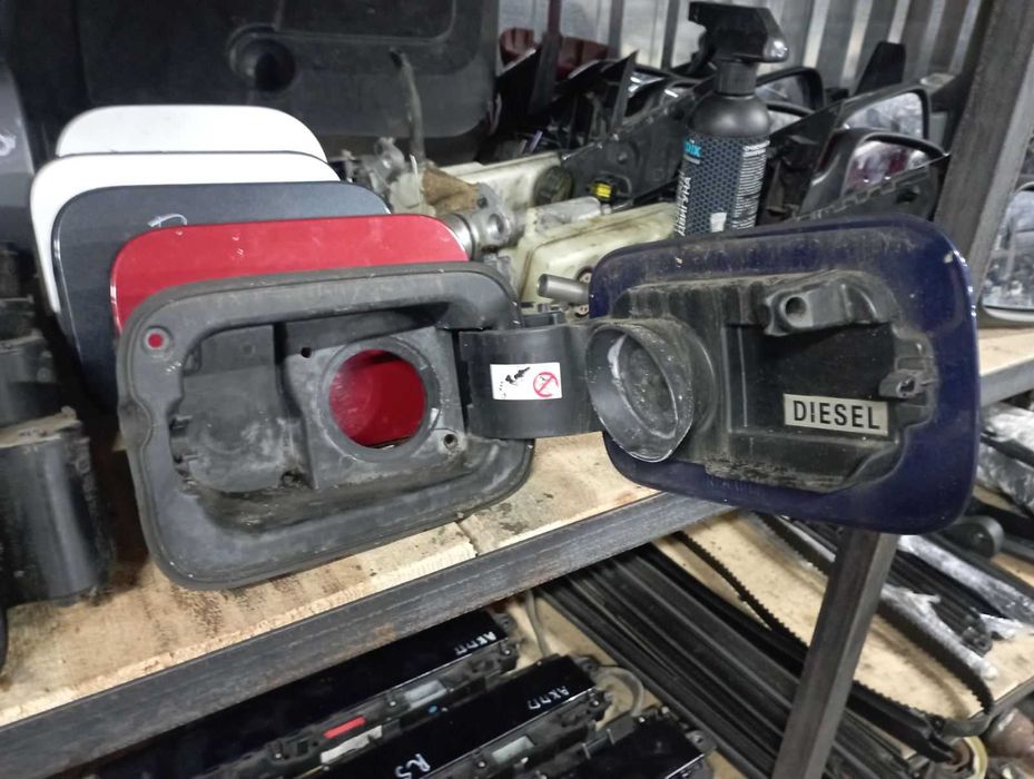 Лючок бака RENAULT SCENIC 2 (2003-2009) 8200139543