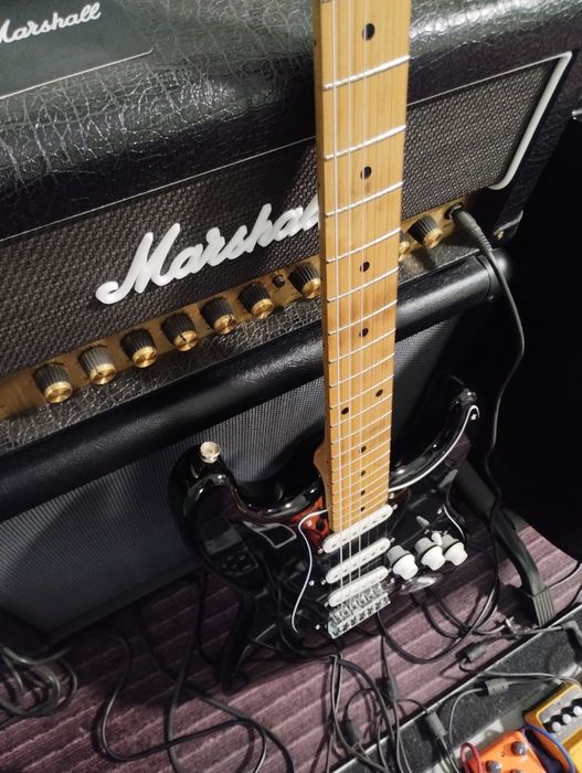 Squier Affinity Strat