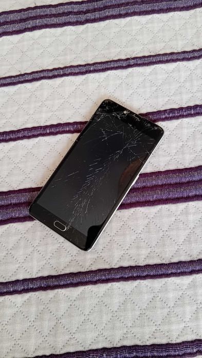 Vodafone smart4 com ecrã partido