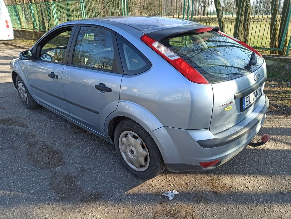 Ford Focus  1.6 * Klimatyzacja * Zadbany * 5 Drzwi * Hak