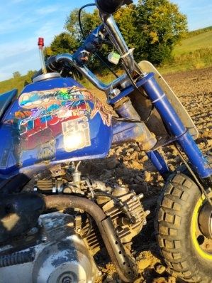Mini motor spalinowy