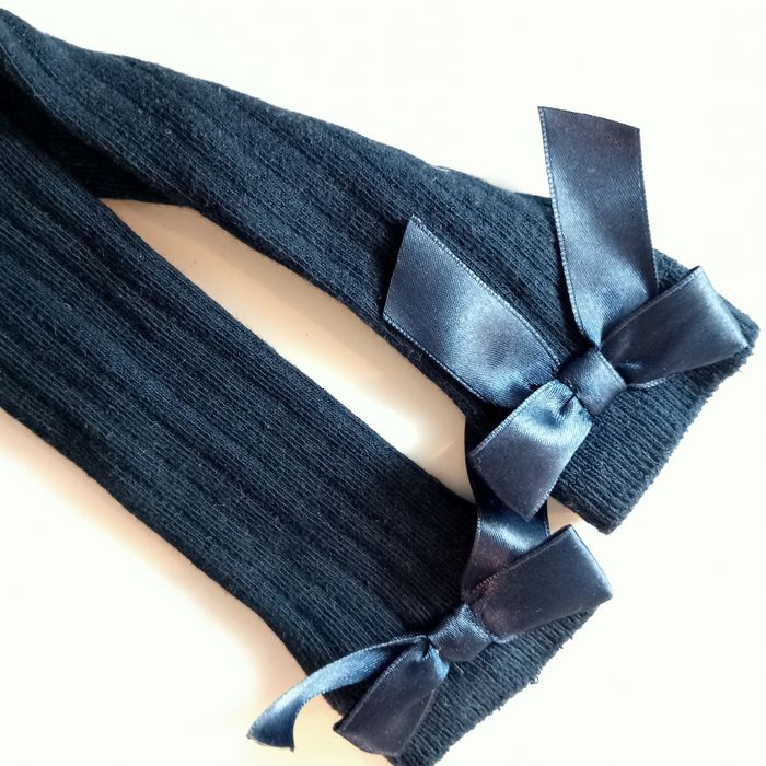 Meias com bordado ou lacinhos