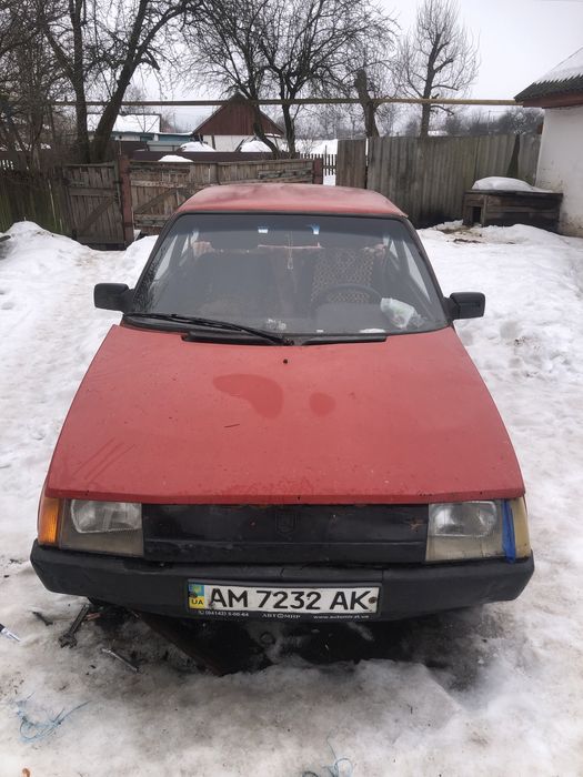 Продам таврию на запчастини