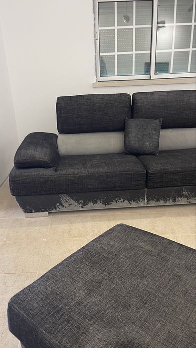 Sofá em L com Chaise + Puff