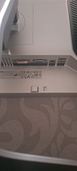 Monitor Dell  LCD UltraSharp 2009WT de 20"