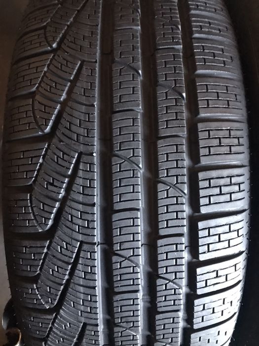 275/35/20+245/40/20 R20 Pirelli SottoZero 240 RSC 4шт зима