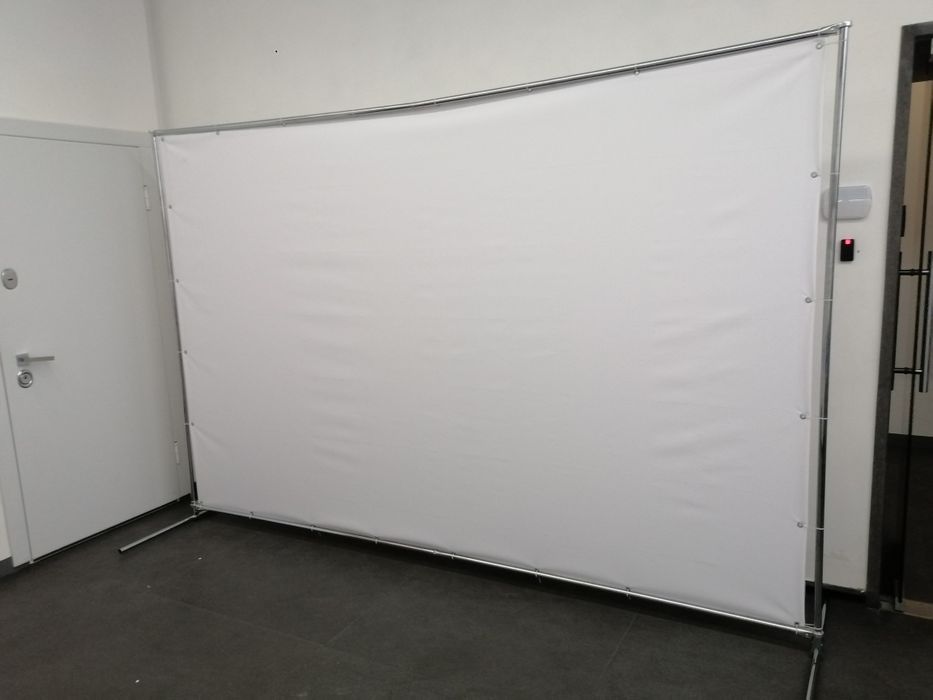 Продам БАННЕР белый НОВЫЙ 3х2 банер для фотозоны